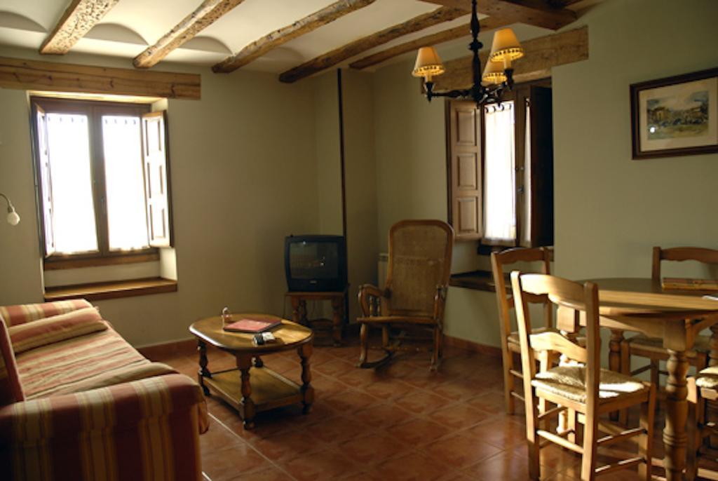 Parador De Santa Rita Molina de Aragon Exterior photo
